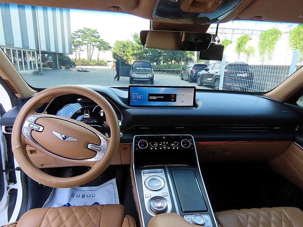 Genesis GV80 — photo 08