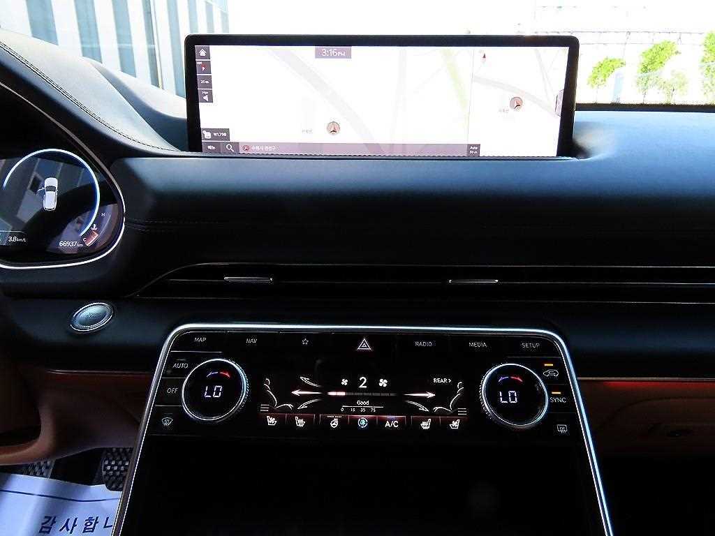 Genesis GV80 — photo 13