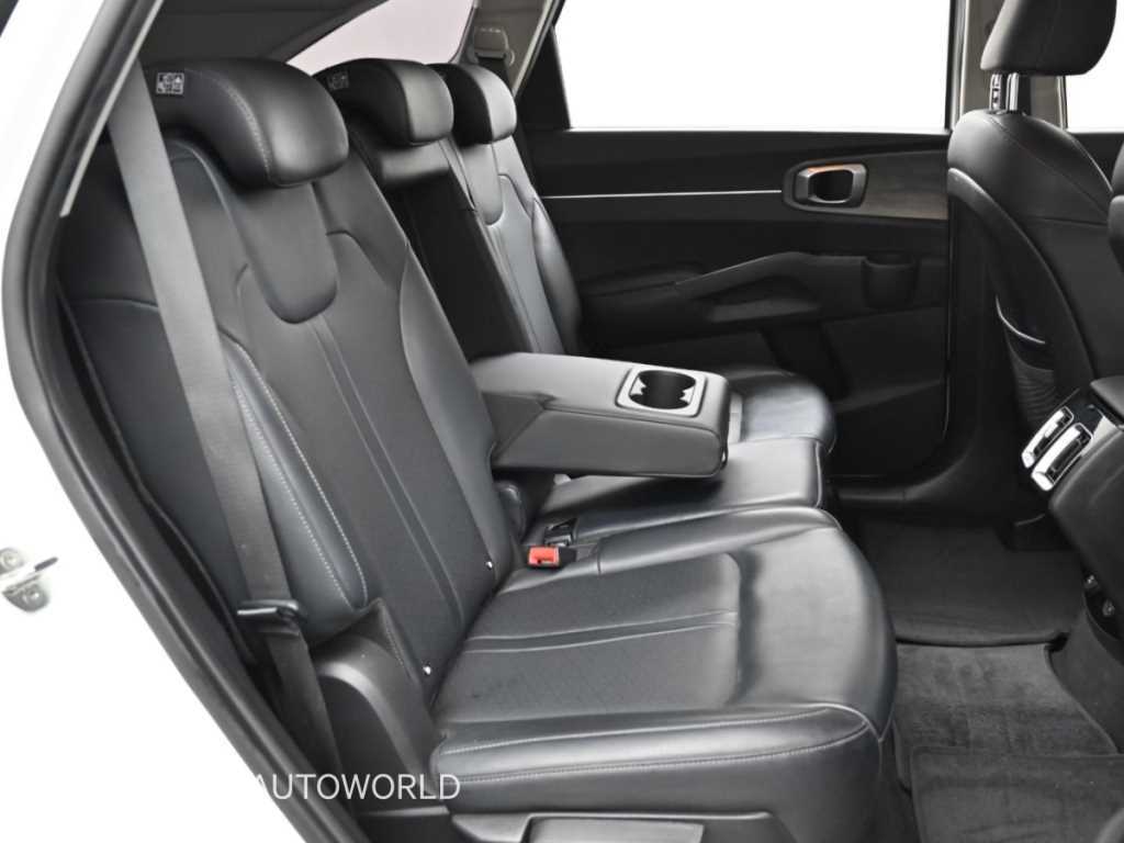 Kia Sorento — photo 12