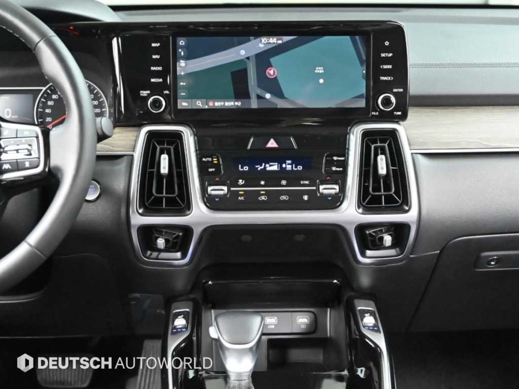 Kia Sorento — photo 14