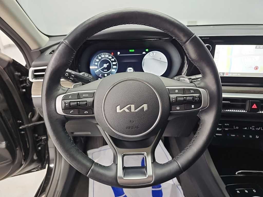Kia K5 — photo 09