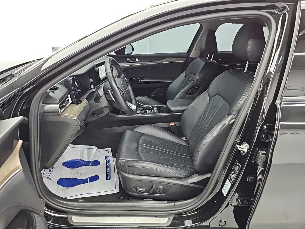 Kia K5 — photo 11