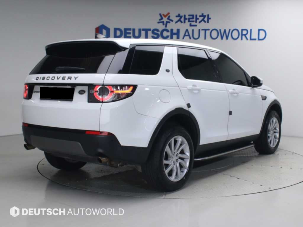 Land Rover Discovery Sport — photo 02