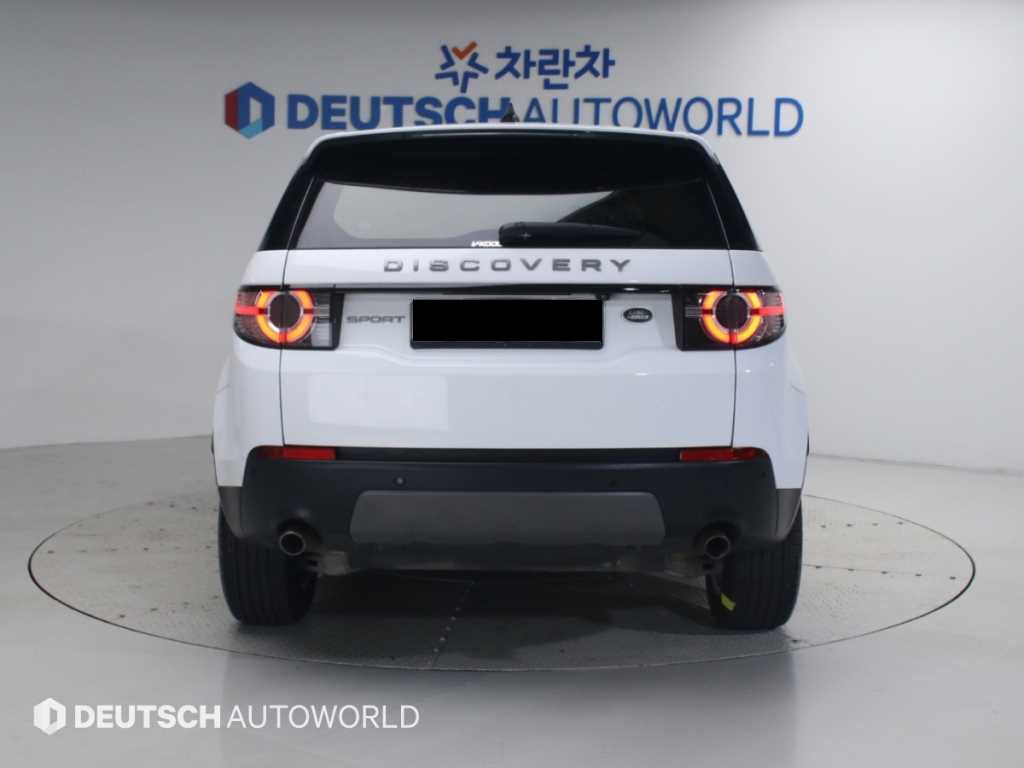 Land Rover Discovery Sport — photo 04