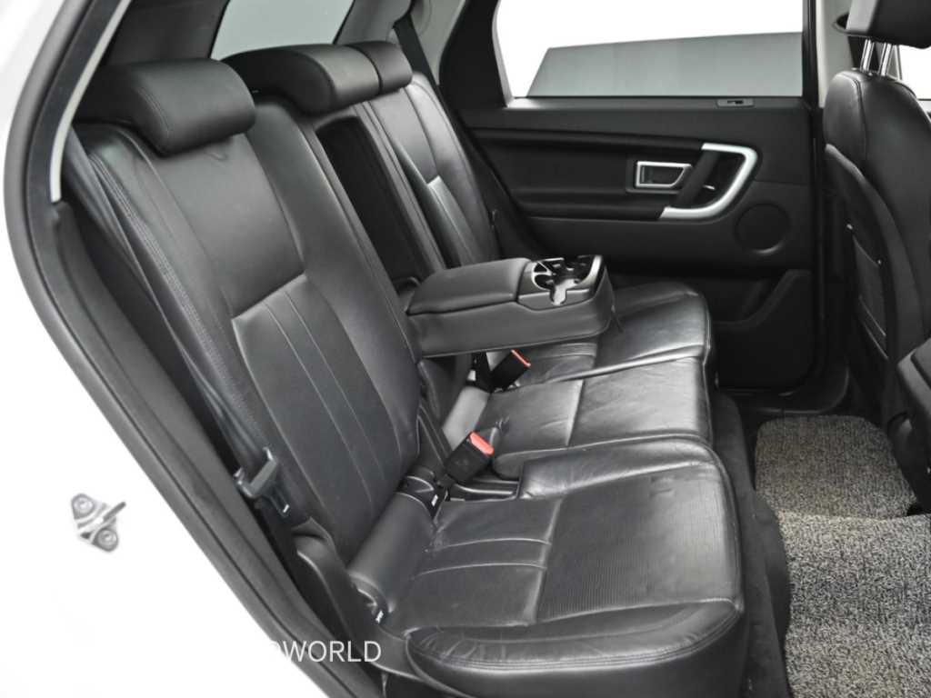 Land Rover Discovery Sport — photo 12