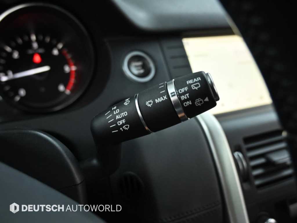 Land Rover Discovery Sport — photo 16
