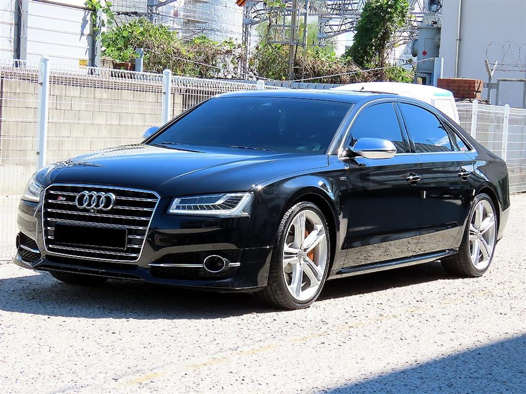 Audi S8 — photo 02