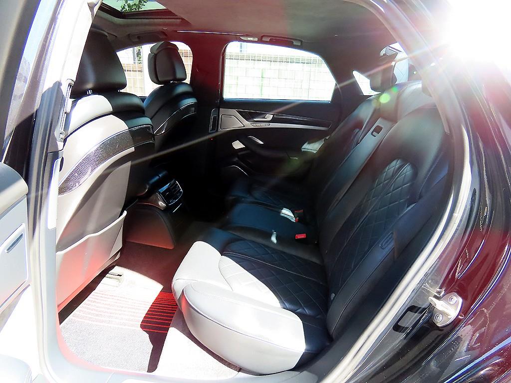 Audi S8 — photo 06