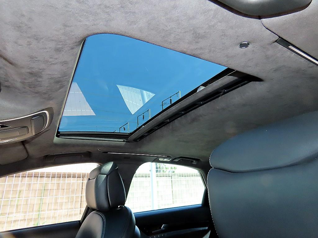 Audi S8 — photo 17