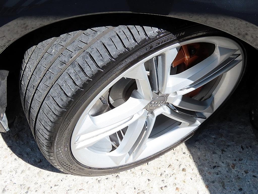 Audi S8 — photo 20