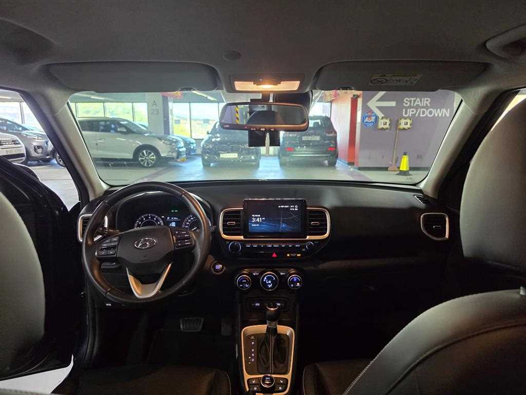 Hyundai Venue — photo 09