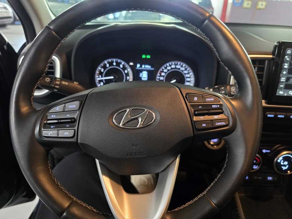Hyundai Venue — photo 12