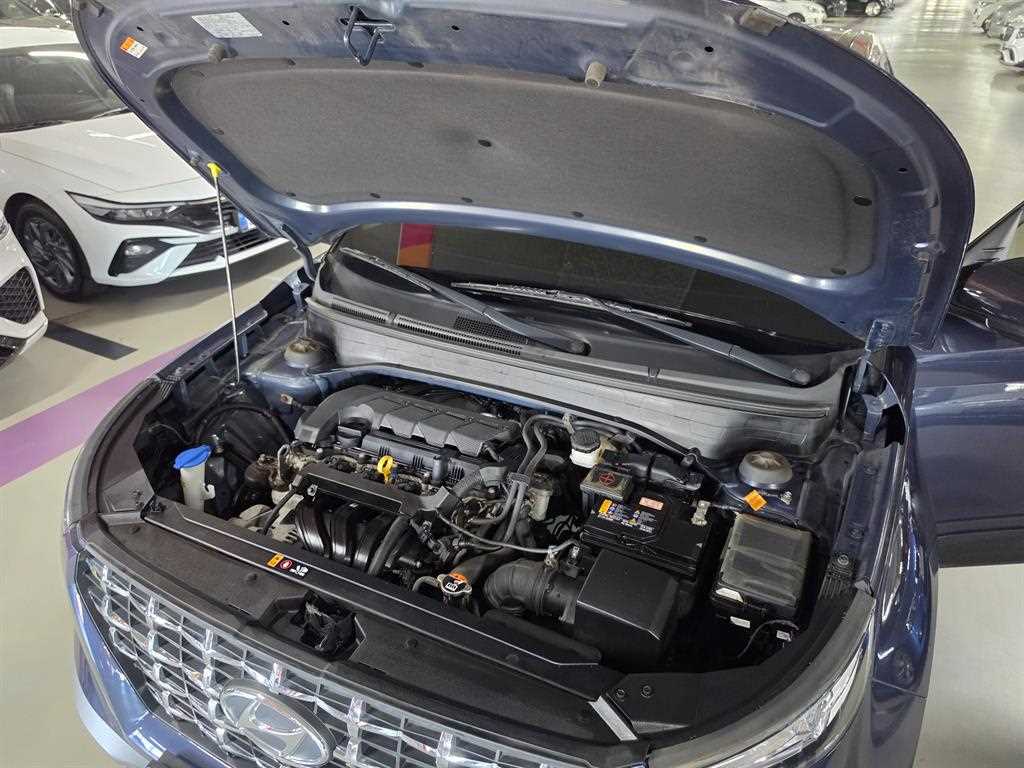Hyundai Venue — photo 18