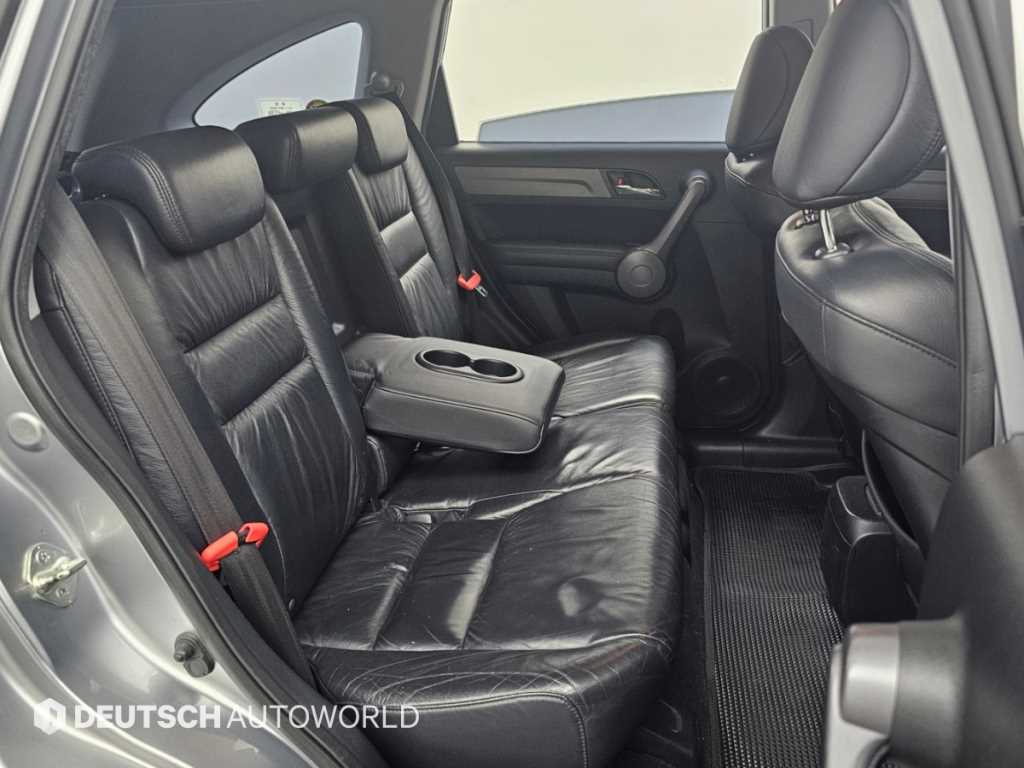 Honda CR-V — photo 12