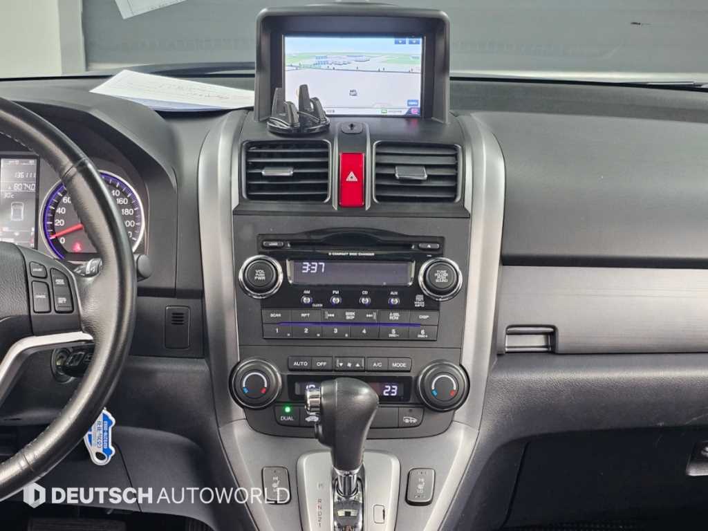 Honda CR-V — photo 14