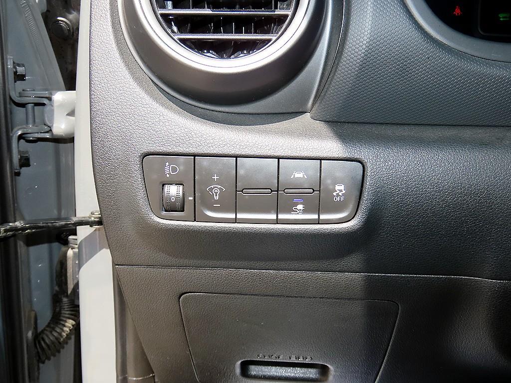 Hyundai Kona — photo 12