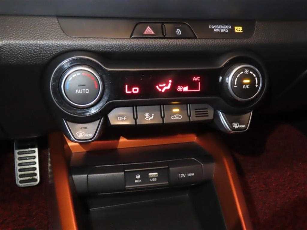 Kia Stonic — photo 07
