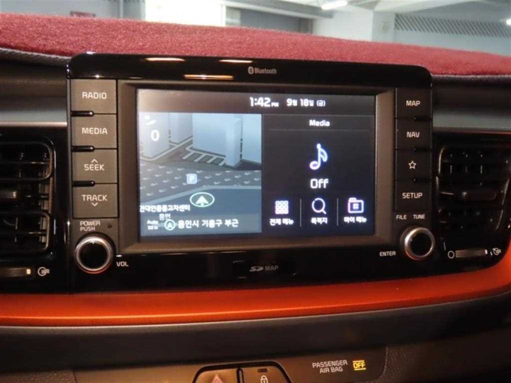 Kia Stonic — photo 08