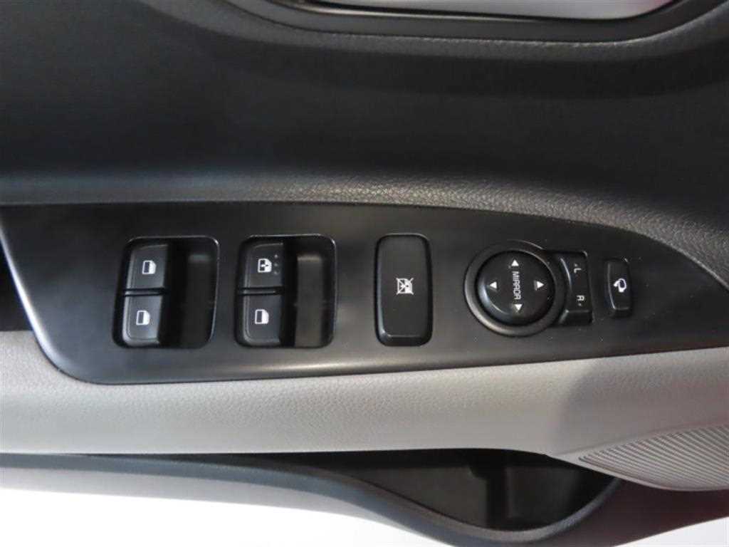 Kia Stonic — photo 12