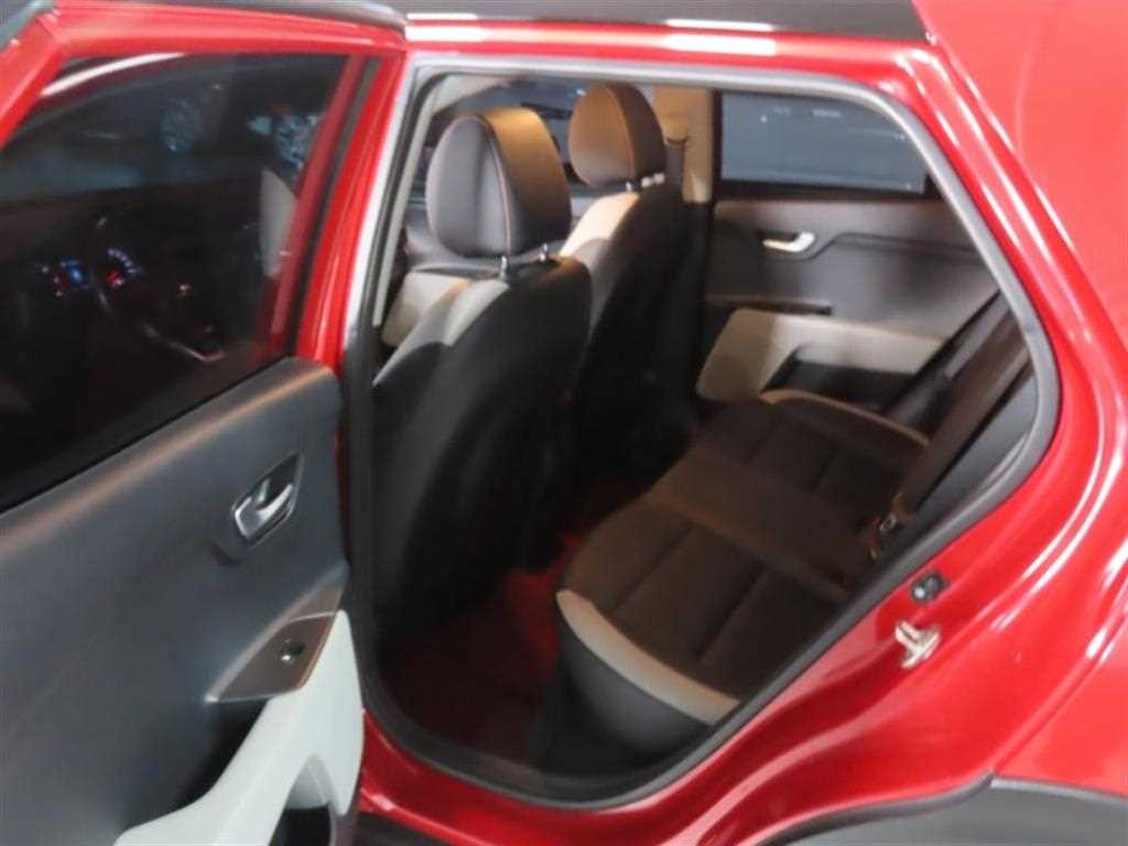 Kia Stonic — photo 14