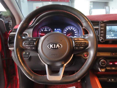 Kia Stonic — photo 15