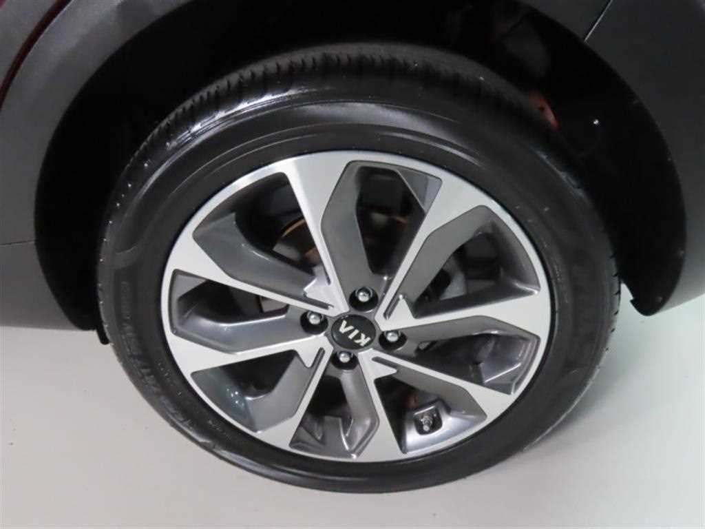 Kia Stonic — photo 17