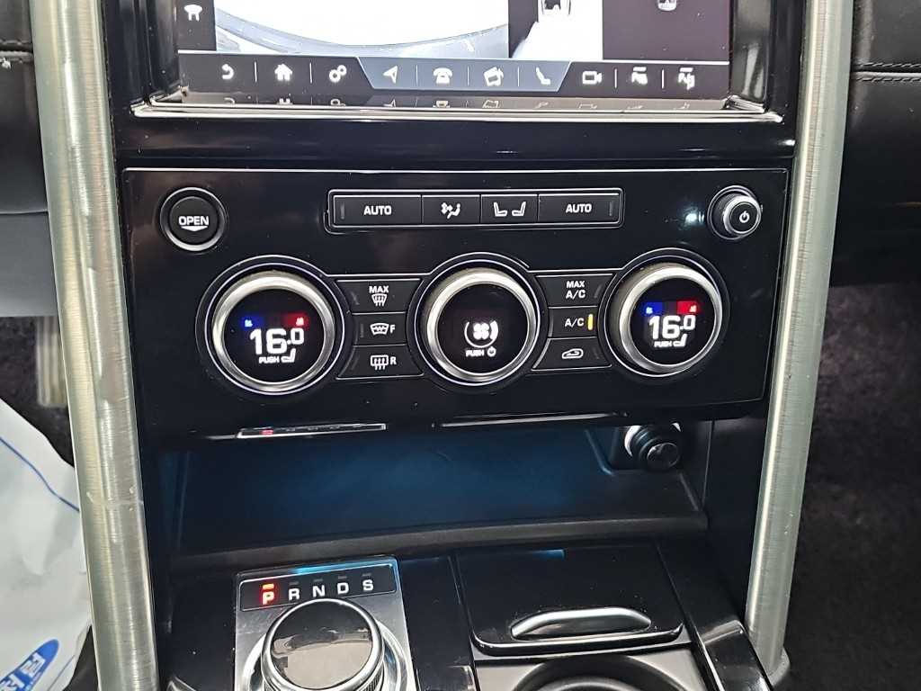 Land Rover Discovery — photo 10