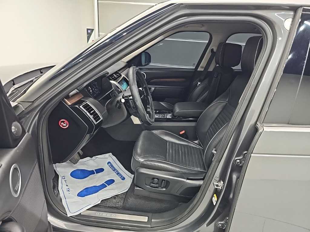 Land Rover Discovery — photo 11