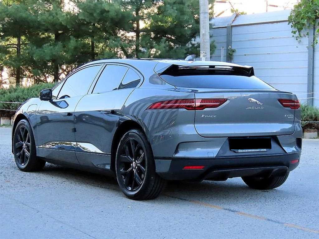 Jaguar I-PACE — photo 03