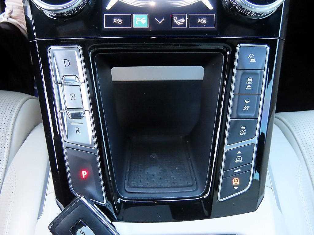 Jaguar I-PACE — photo 13