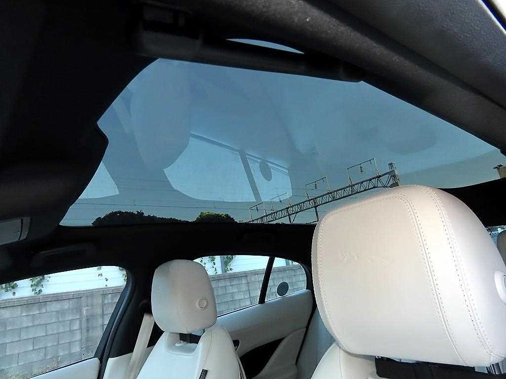 Jaguar I-PACE — photo 15