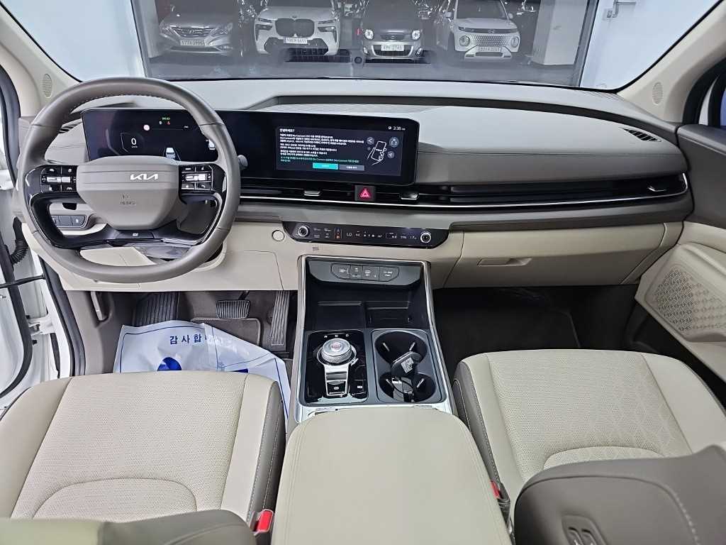 Kia Carnival — photo 01