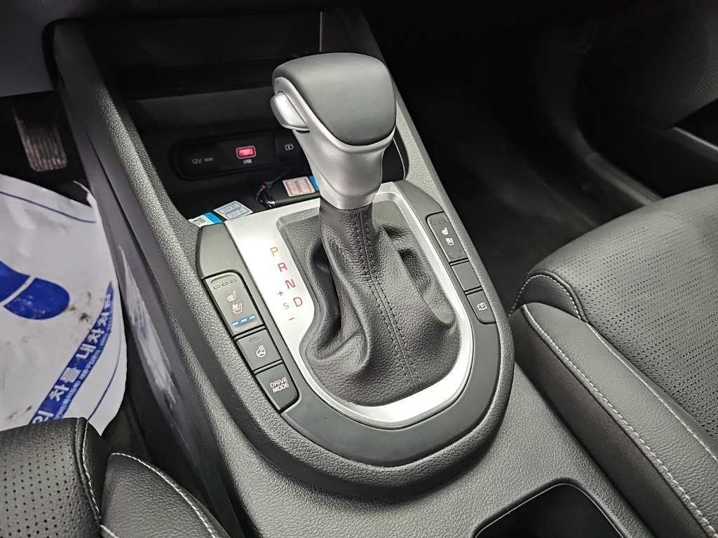 Kia K3 — photo 08