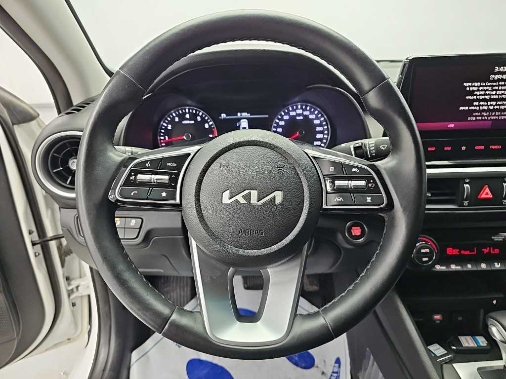 Kia K3 — photo 09