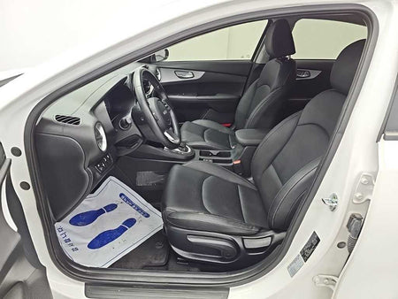 Kia K3 — photo 11
