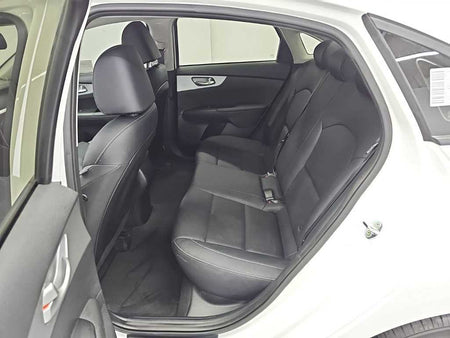 Kia K3 — photo 12