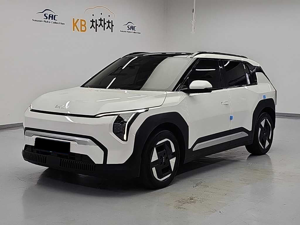 Kia EV3 — photo 02