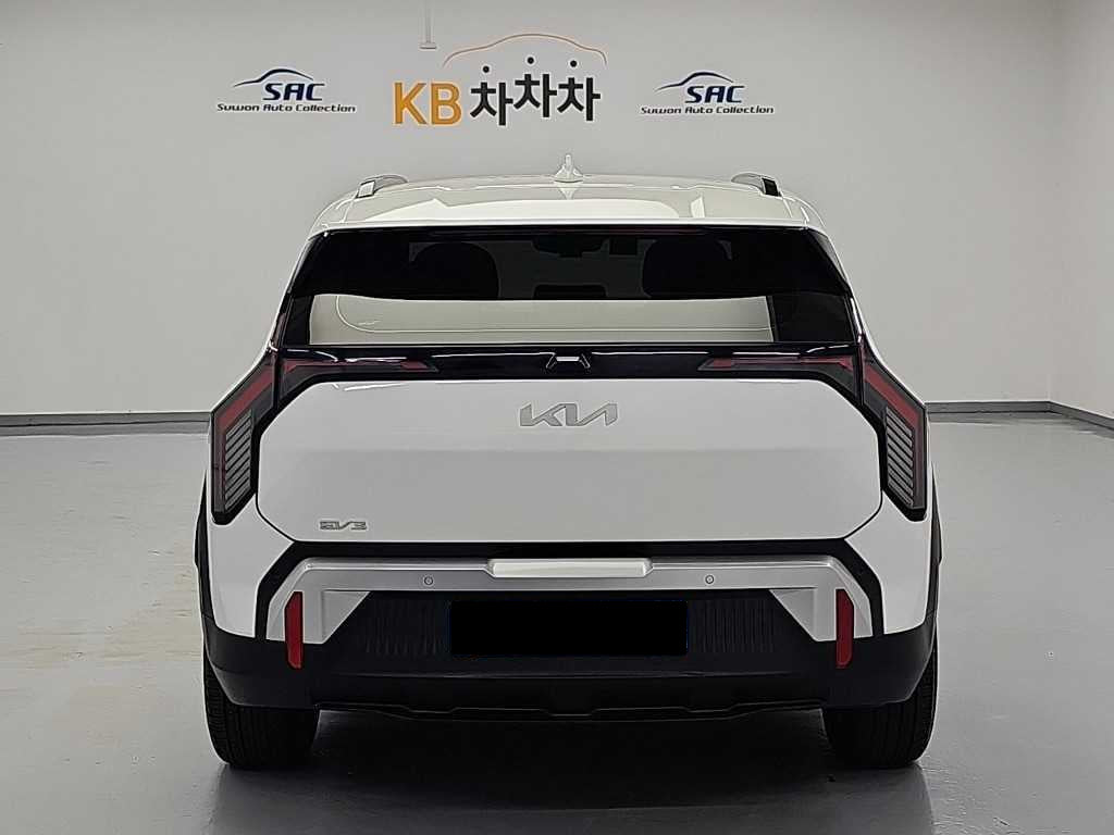Kia EV3 — photo 04
