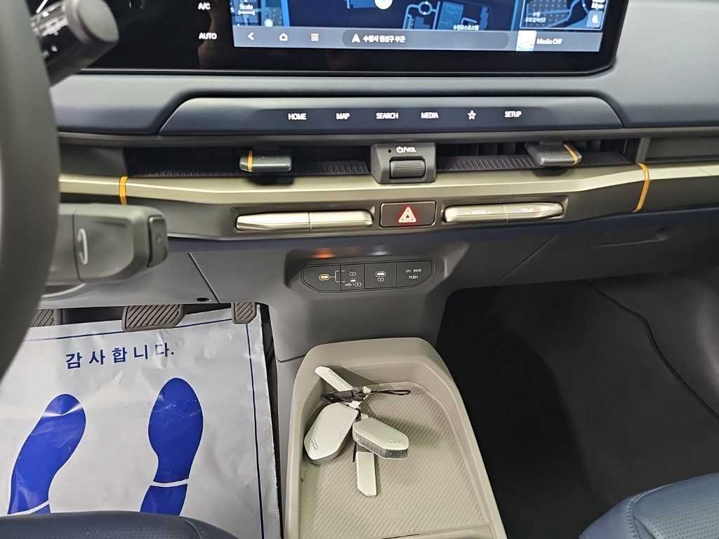 Kia EV3 — photo 10