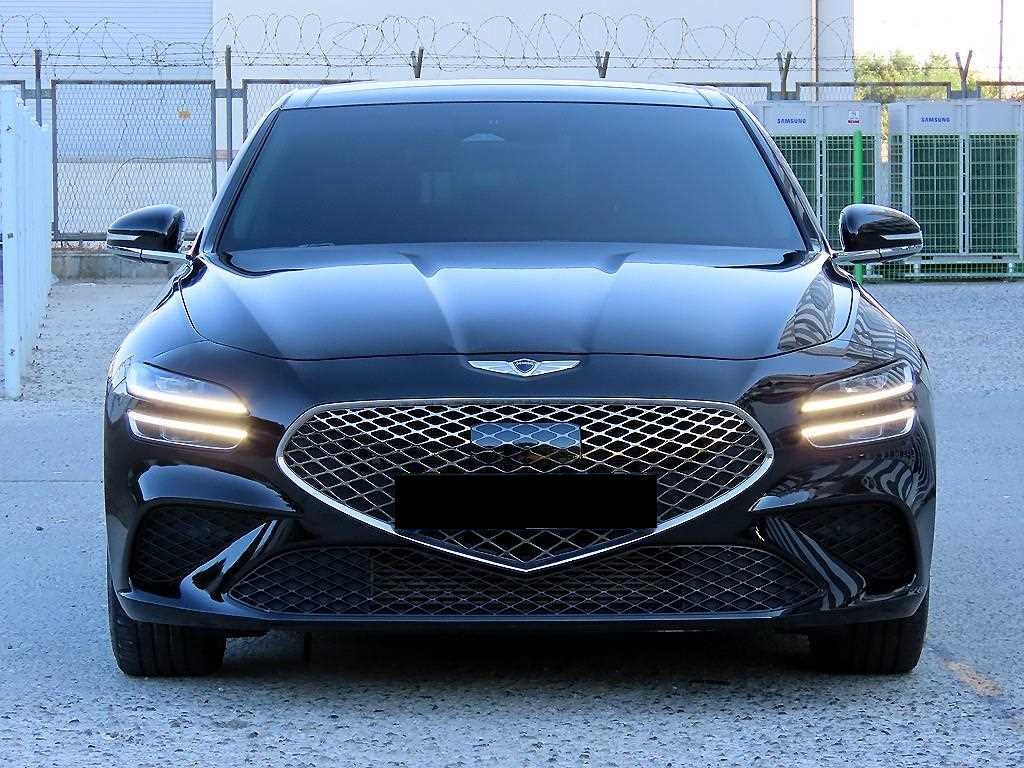 Genesis G70 — photo 01