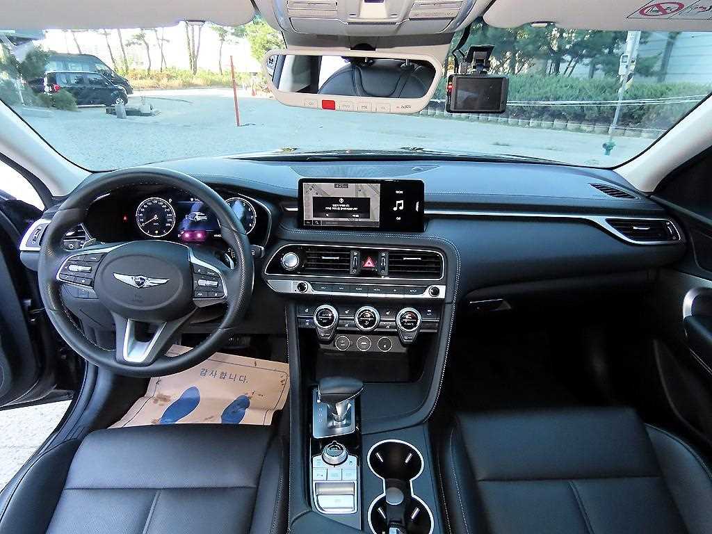 Genesis G70 — photo 07