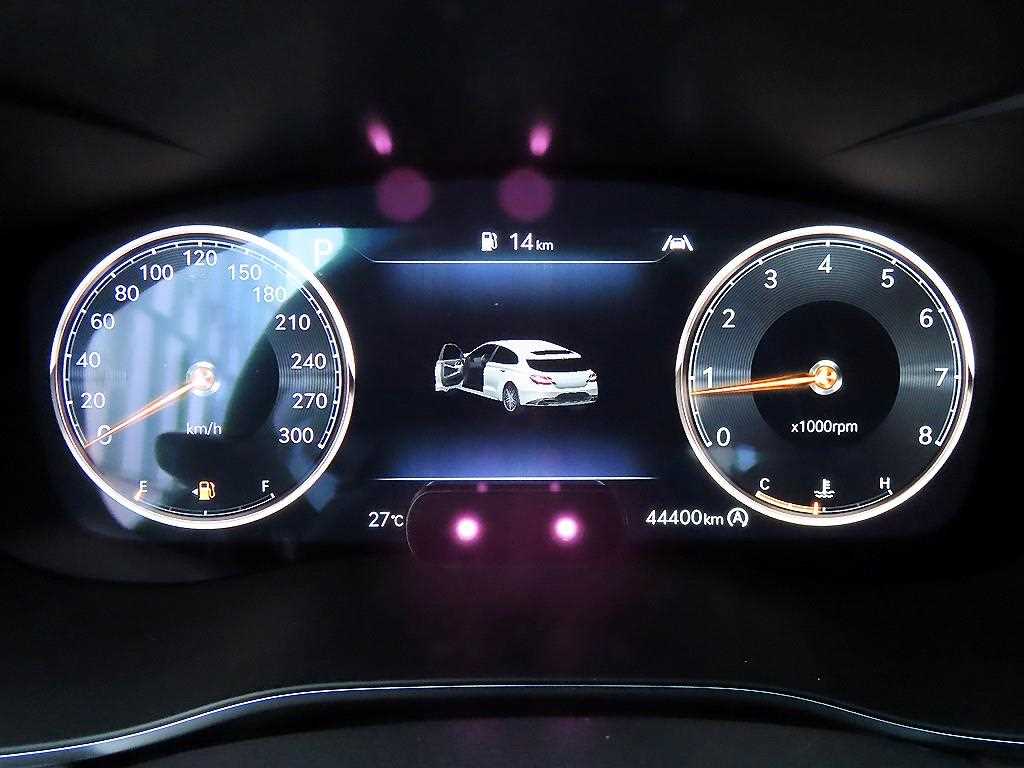 Genesis G70 — photo 09