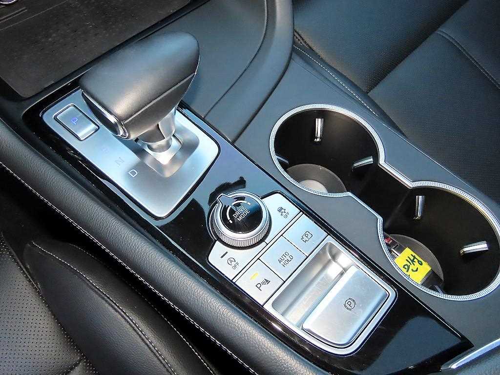Genesis G70 — photo 11