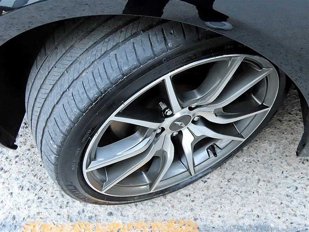 Genesis G70 — photo 20