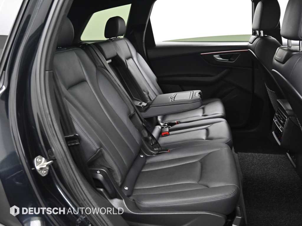 Audi Q7 — photo 12
