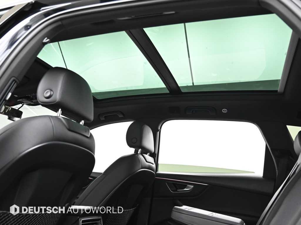 Audi Q7 — photo 18