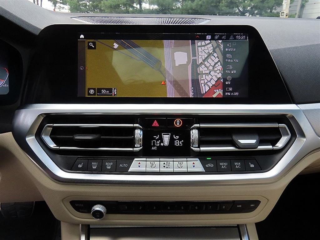 BMW 3-Series — photo 14