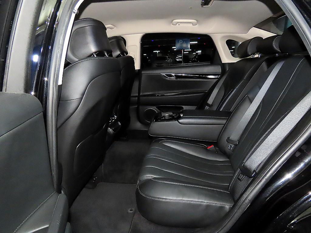 Genesis G80 — photo 07