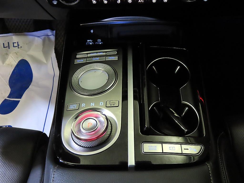 Genesis G80 — photo 12