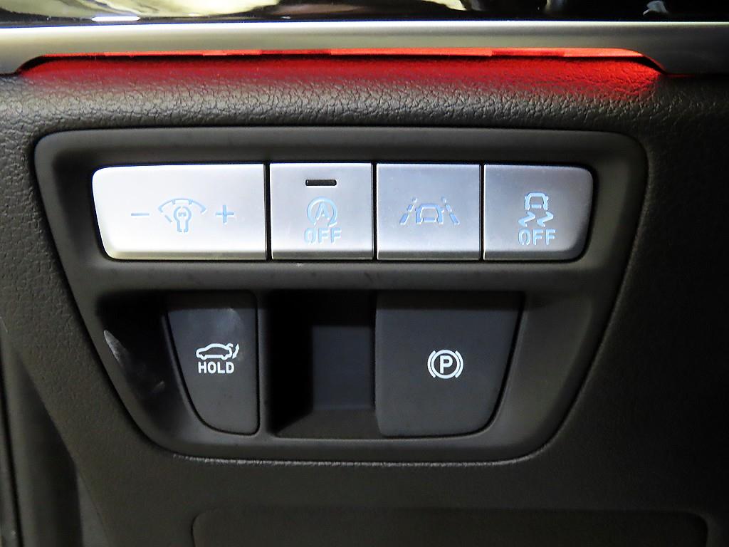 Genesis G80 — photo 14